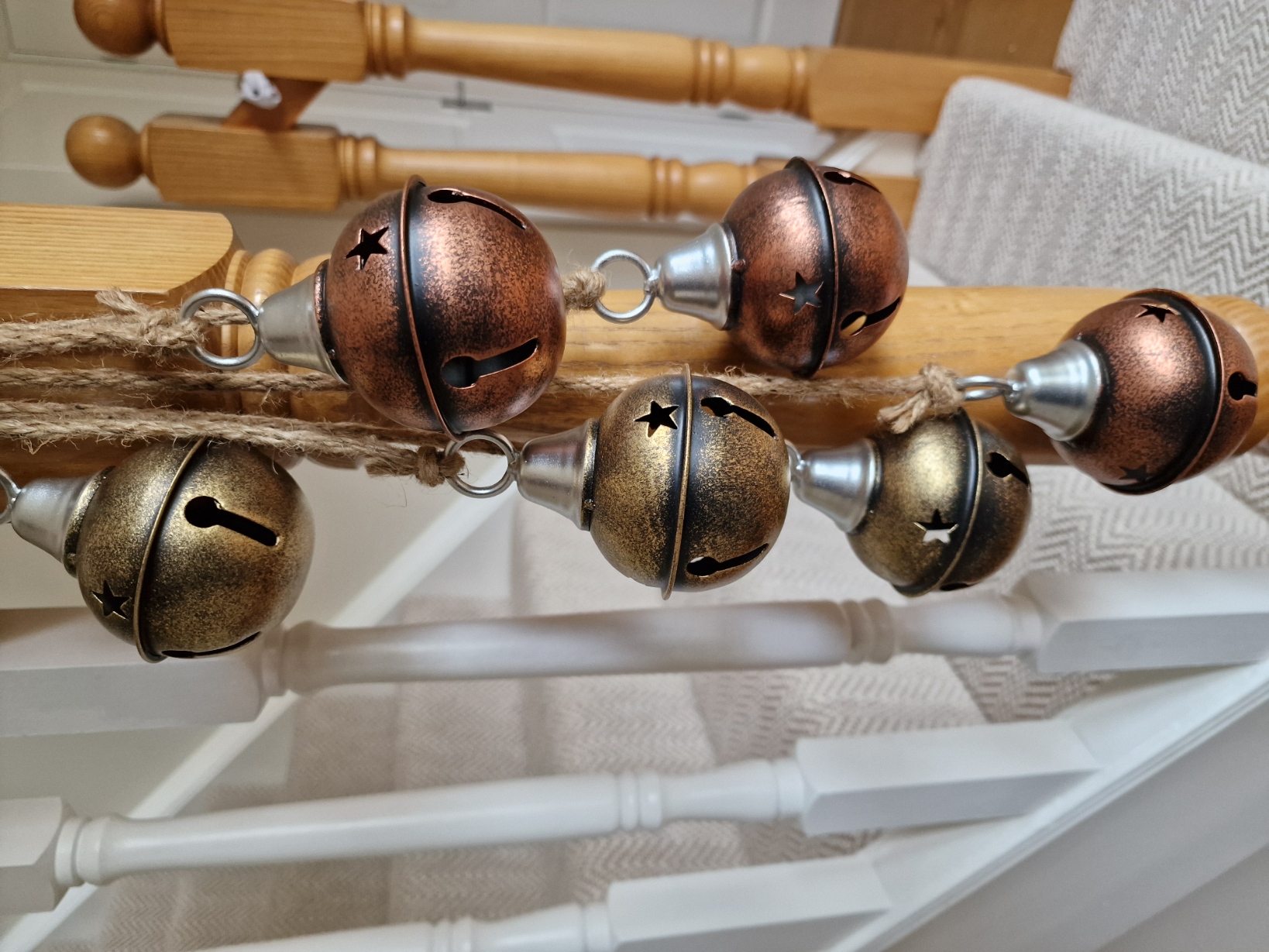 Metal Gold and Copper 5 Bauble Hanging Garland