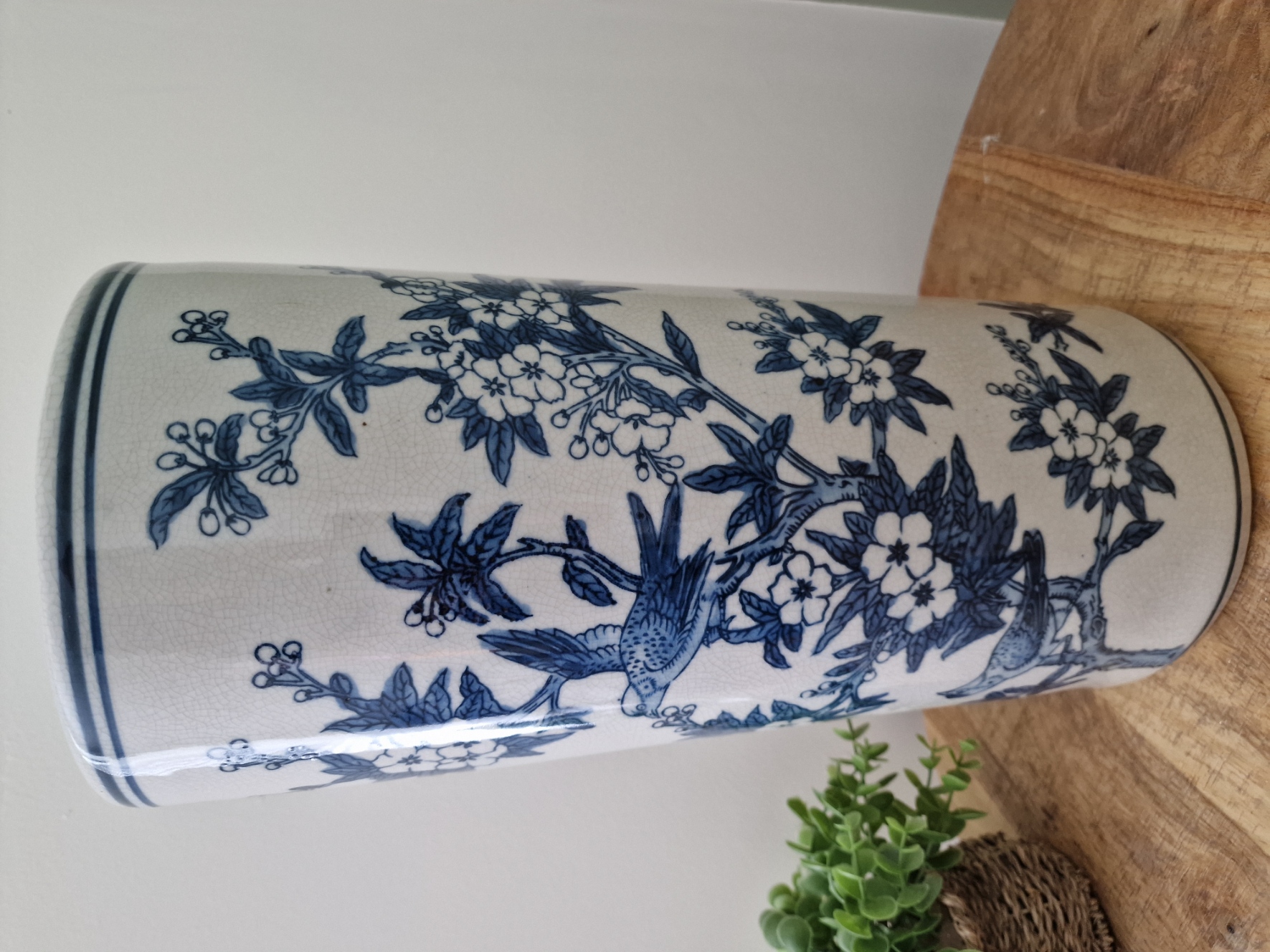 Vintage Style Blue & White Bird Umbrella Stand – Decorative Hallway Storage